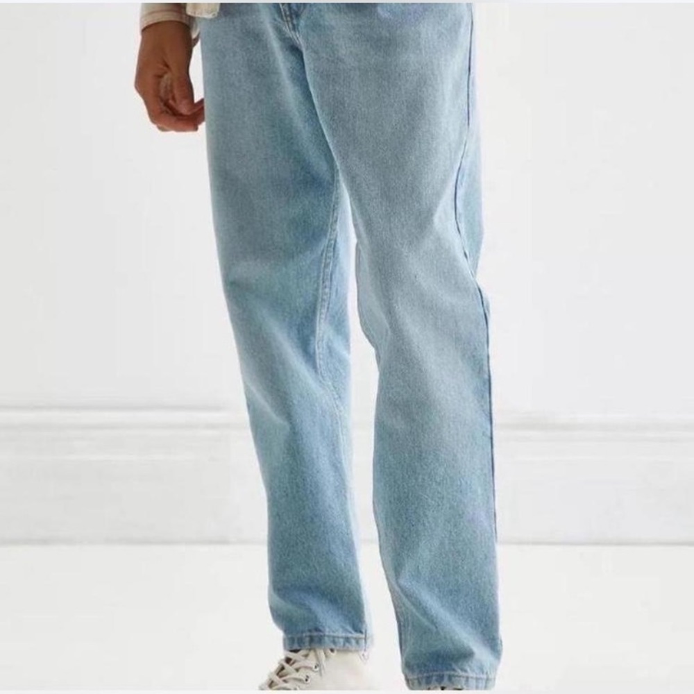 URBAN OUTFITTERS BDG LIGHT WASH SLIM FIT DAD JEANS